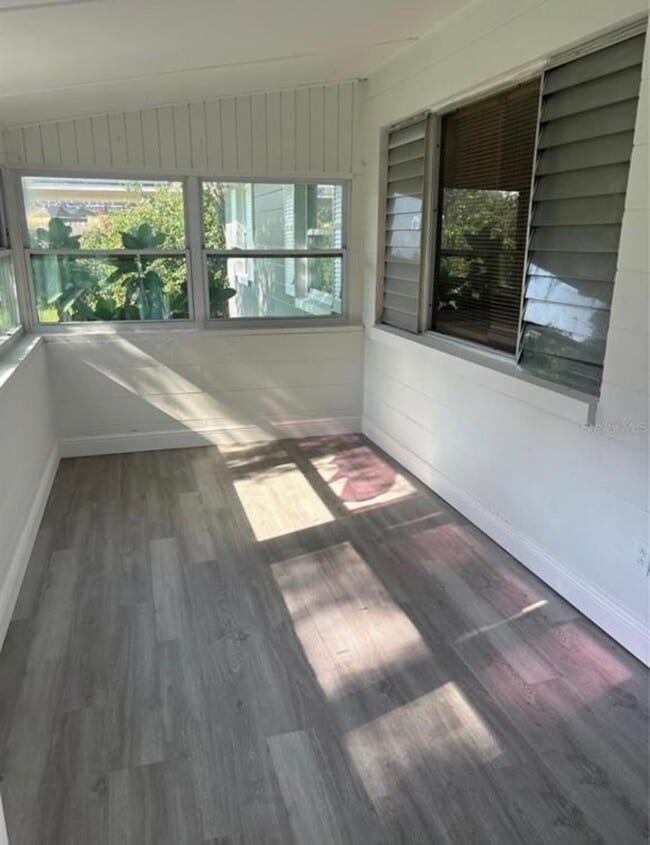 Photo - 830 Wooden Blvd