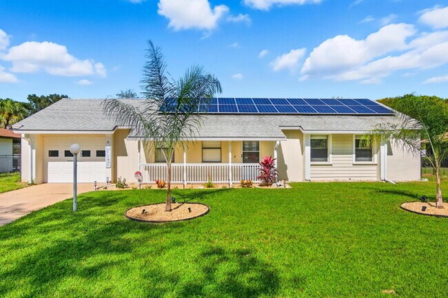Photo - "Charming 3-Bedroom Oasis with 2 Baths on ...