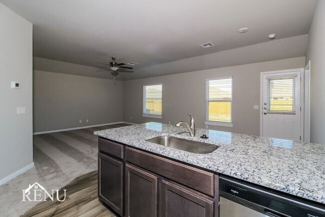 Photo - 1617 Maroon Dr