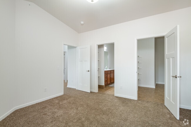 2 BR, 2BA - 1,359SF