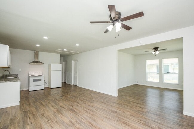 Photo - 3013 Brackenridge St
