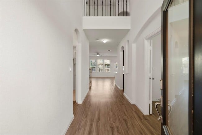 Photo - 400 Mante Ct