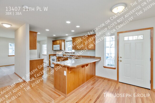 Photo - 13407 11th Pl W
