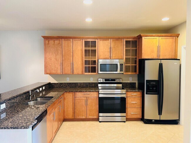 Photo - 325 NE 2nd Ave Unidad 202