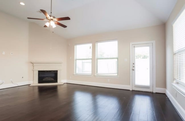 Building Photo - 2310-4thJamison Jamison Pine Dr Rental