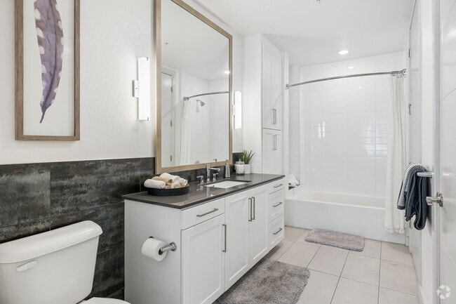 A1 1BR, 1BA - 690SF - Bathroom