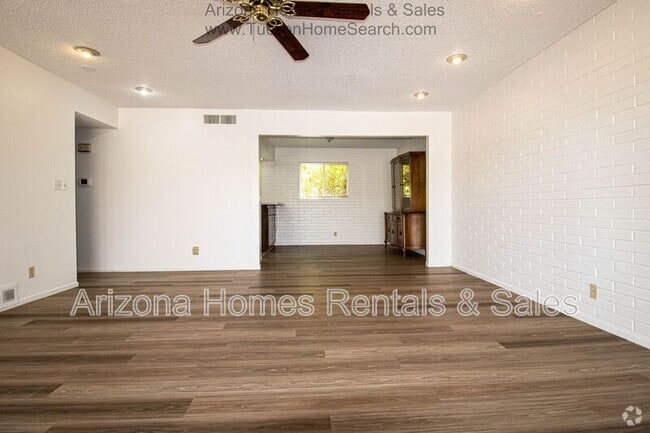 Building Photo - 8500 E Old Spanish Trail Unit 4 Rental