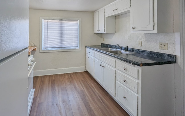 Photo - 914 Gallagher St