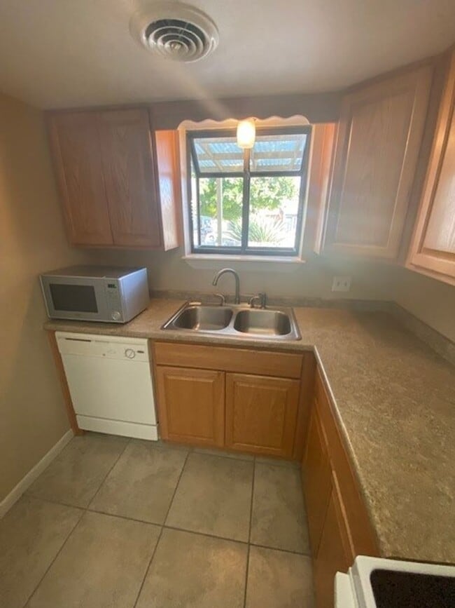 Photo - 1014 Plaza Del Sol