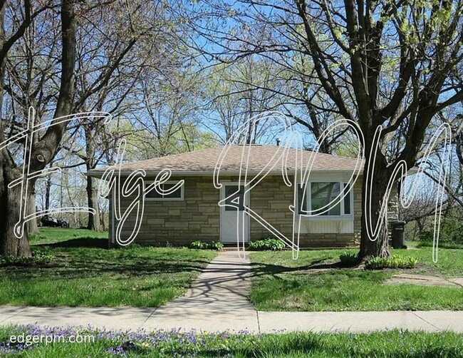 Building Photo - Great 2 Bedroom 1 Bath Ranch