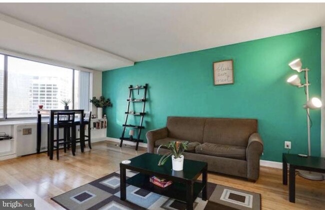 Photo - 1111 Arlington Blvd Unit 825