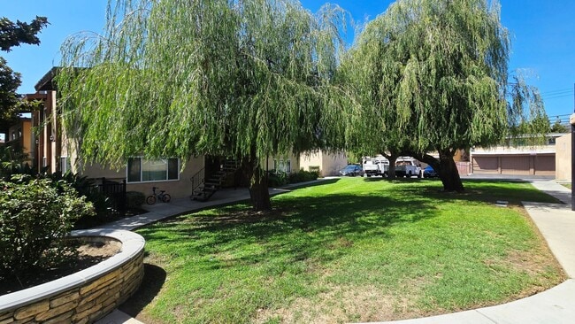 9374 Pradera Ave Unidad 3