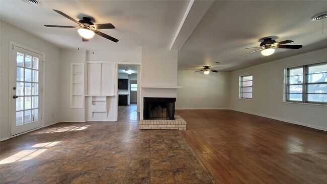 Photo - 801 Rosewood Dr