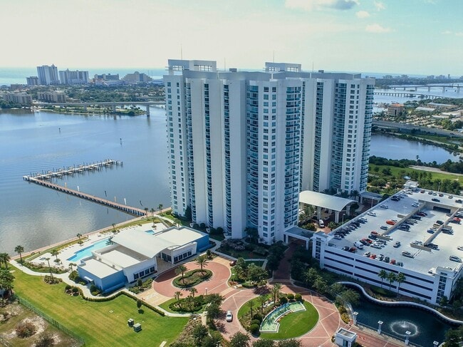 Building Photo - 231 Riverside Dr Unit 1006