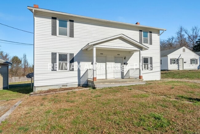 Building Photo - 420 Longwood Ave Unit B