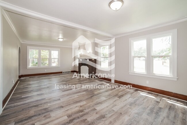 Photo - 1911 N Broadway St