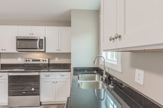 110 Wildwood Rd NE Unit B
