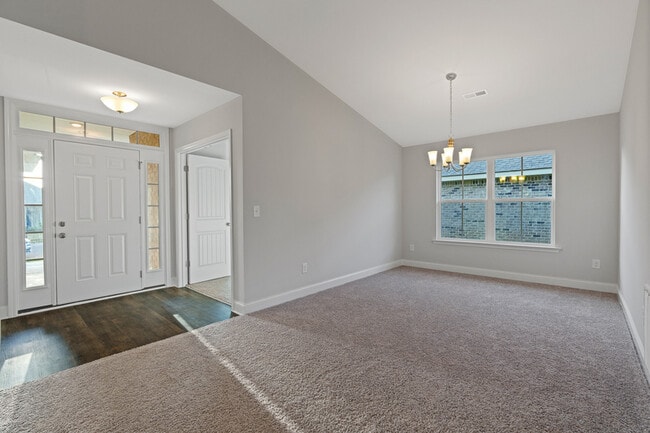 Photo - 105 Sorrelweed Dr