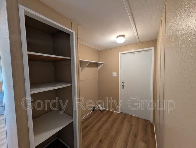 Photo - 3017 Camp Rd