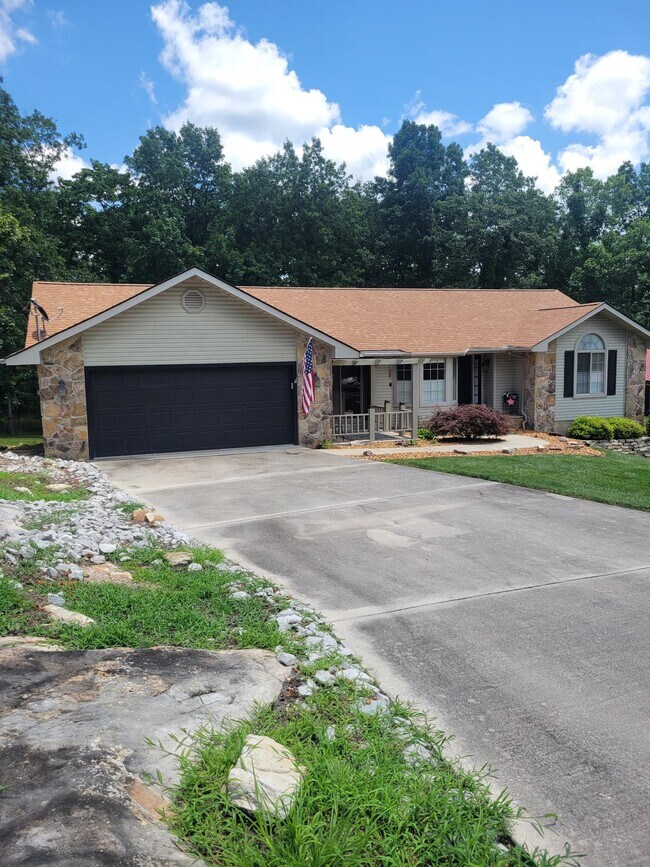 456 Snead Dr
