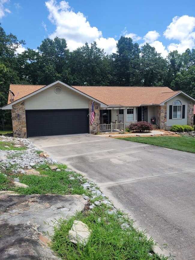 Photo - 456 Snead Dr
