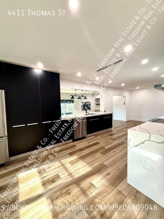 Photo - 4411 Thomas St