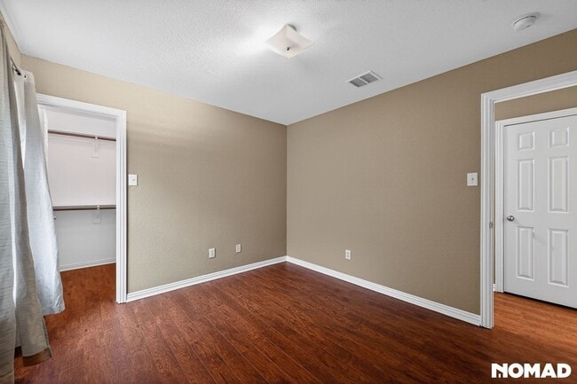 Photo - 409 Lois Ln