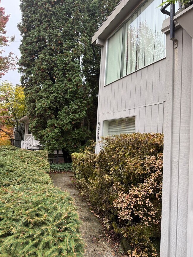 Photo - Spacious ground level 1br/1ba Apt with attached garage and washer/dryer in unit