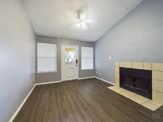 Photo - 806 W 24th St Unit 335