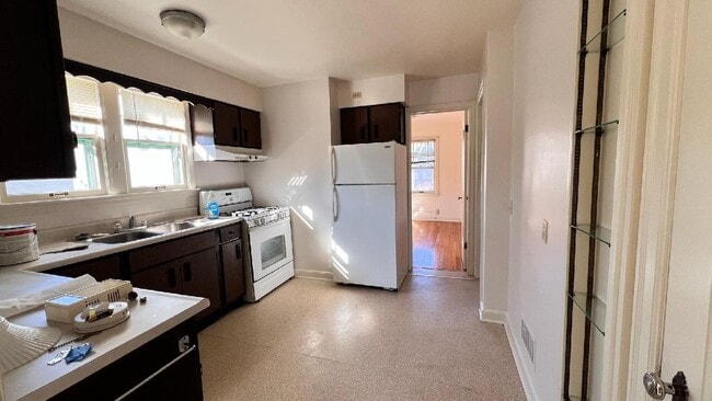 Photo - 3123 Atwood Ave Unidad 3123 Atwood Ave Apt #1