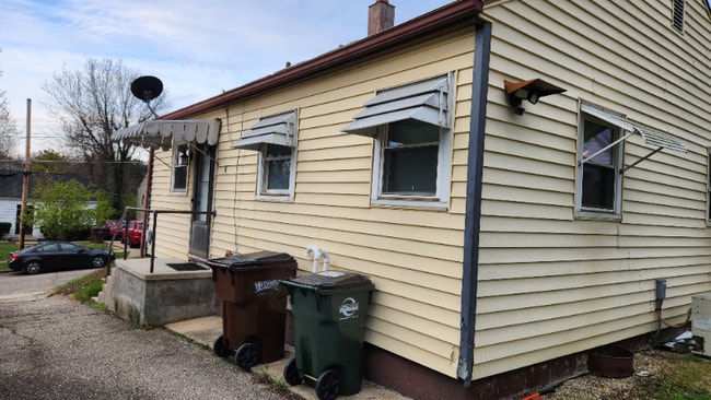 Photo - 1822 Catalpa Ave