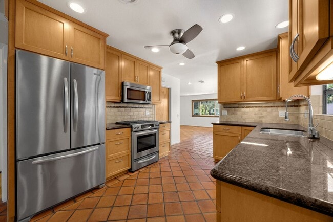 Photo - Adorable 3 Bed / 2 Bath Home w/ Detached 2 Car Garage