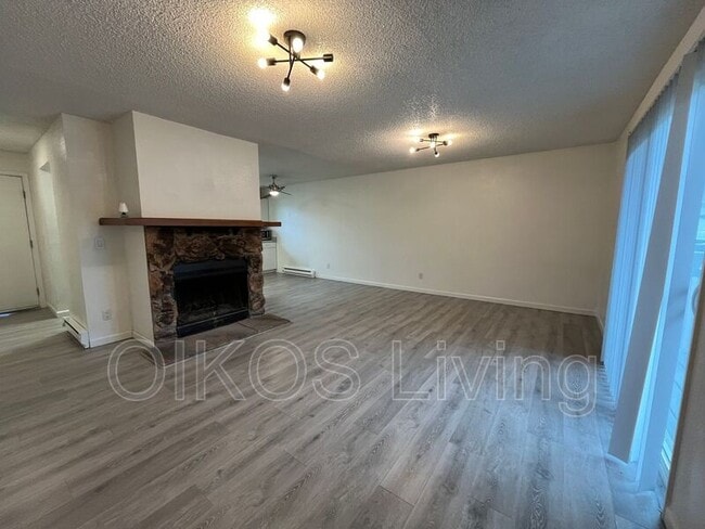 Photo - 8110 E 16th Ave