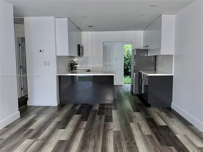 Building Photo - 2113 W 5th Ave Unit 2115 Rental