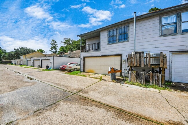 Photo - 5747 Easthampton Dr