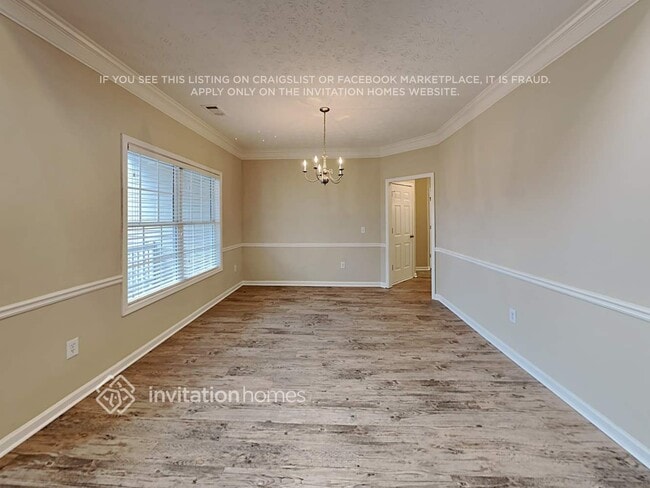 Photo - 633 Country Grove Ln NE