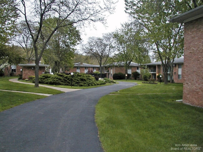 Building Photo - 1217 Island Dr Unit 204