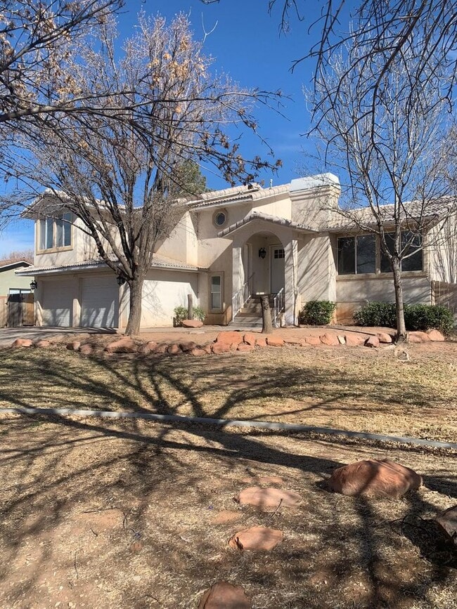 Photo - 4 Bedroom Home In Bloomington With RV Parking