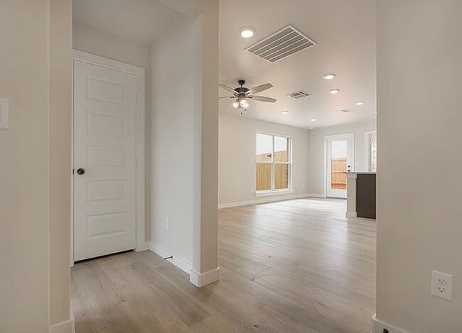 Photo - 3 bed 2 bath now available in Frenship west