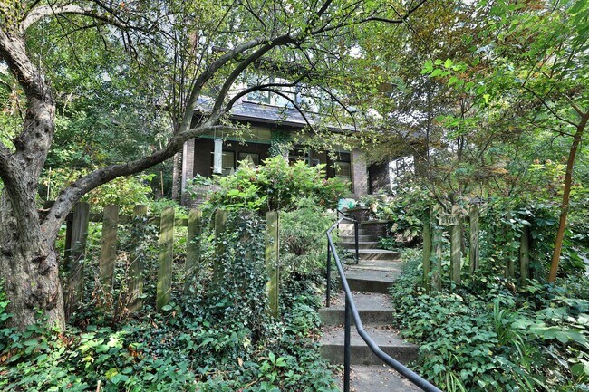 2120 Iuka Ave