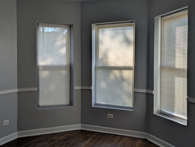 Photo - 6401 S St Lawrence Ave