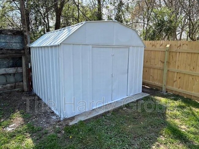 Photo - 203 Floyd St