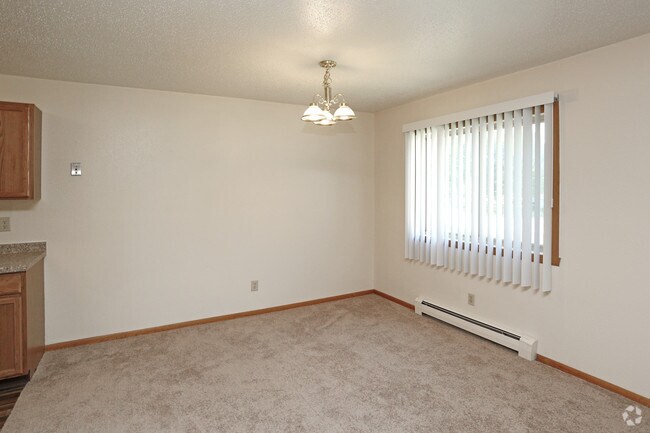 Photo - Manor & Chateau Apartments