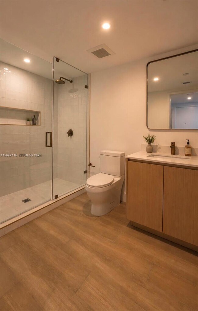 Photo - 90 NE 32nd St Unidad 513