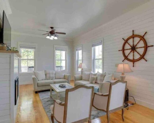 Photo - 15 Meeting St Unit ID1330444P