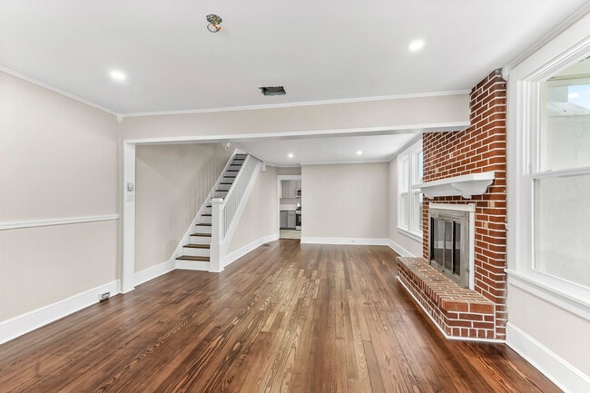 Photo - 640 Market St