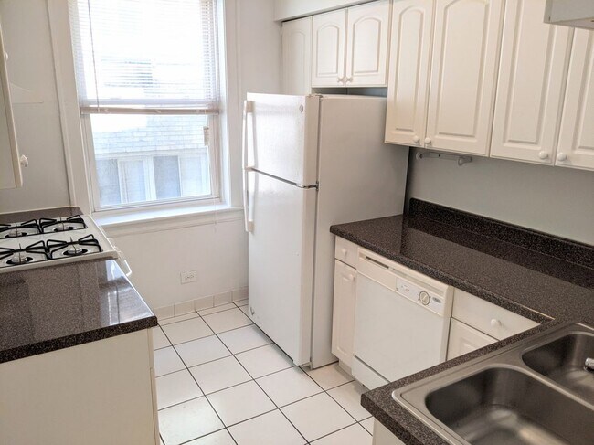 Photo - 548 Sherman Ave