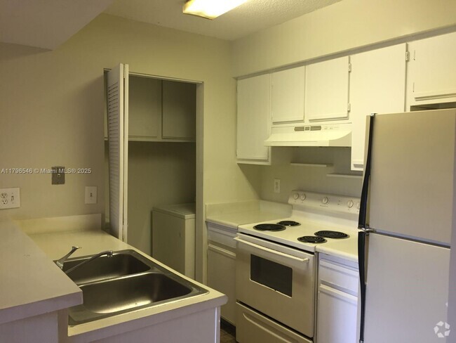 Building Photo - 1225 SW 46th Ave Unit 211 Rental