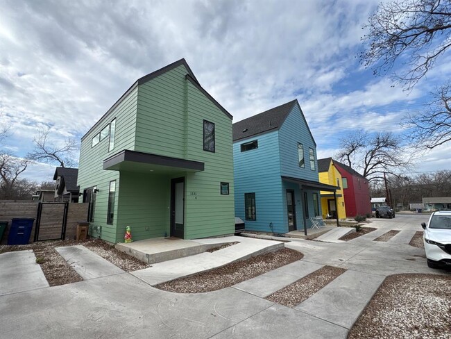 Photo - 1131 Walton Ln