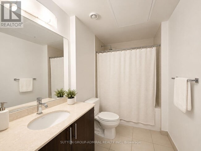7165 Yonge St Unit 1915